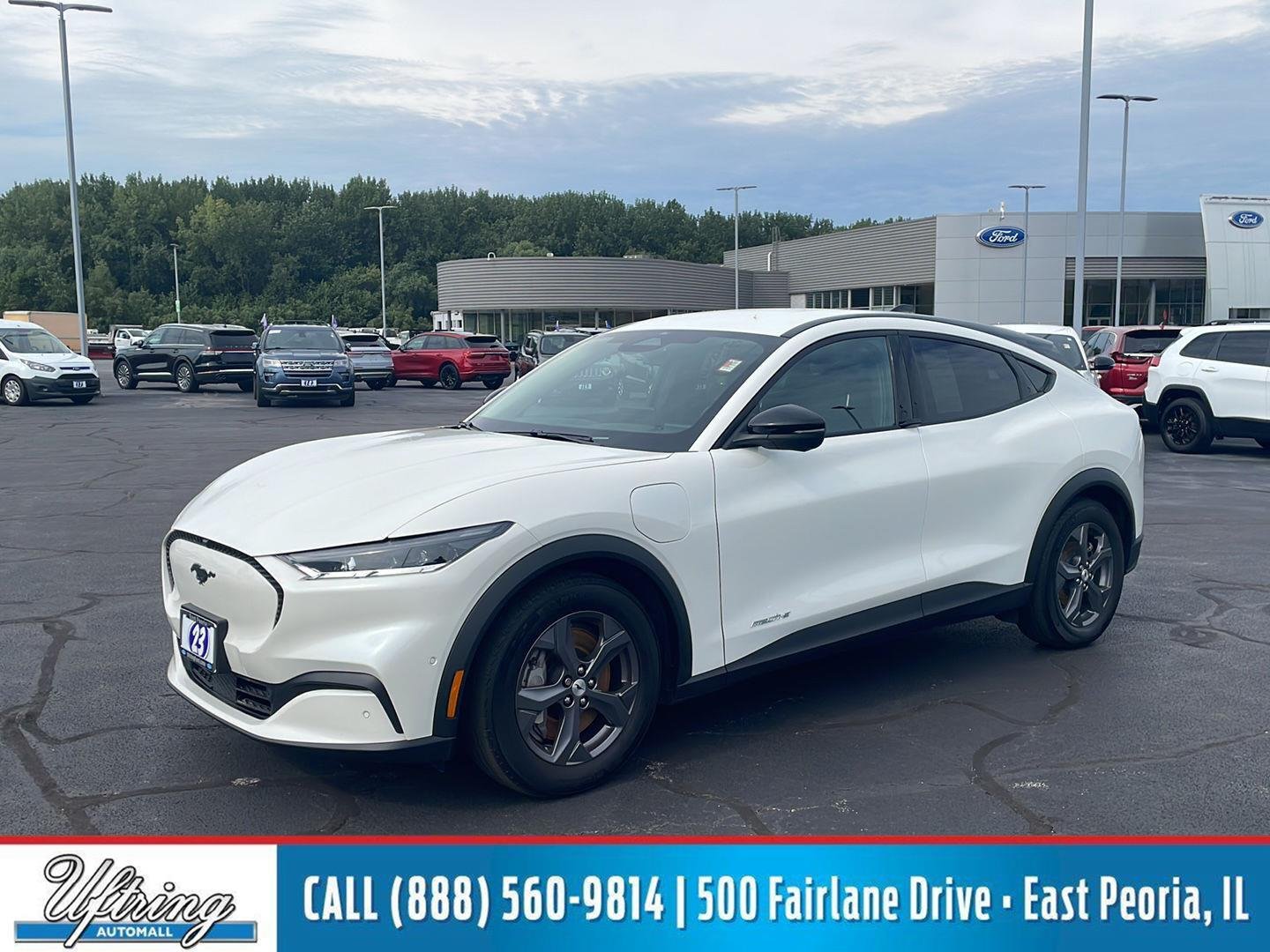 Used 2023 Star White Ford Select image 1