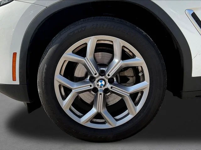 Used 2022 White BMW sDrive30i image 36