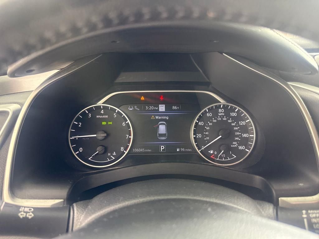 Used 2020 White Nissan SL image 35