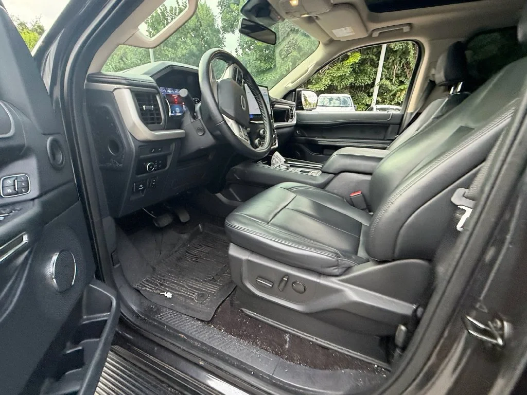 Used 2023 Gray Ford XLT image 10