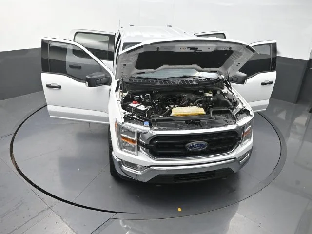 Used 2021 White Ford XLT image 29