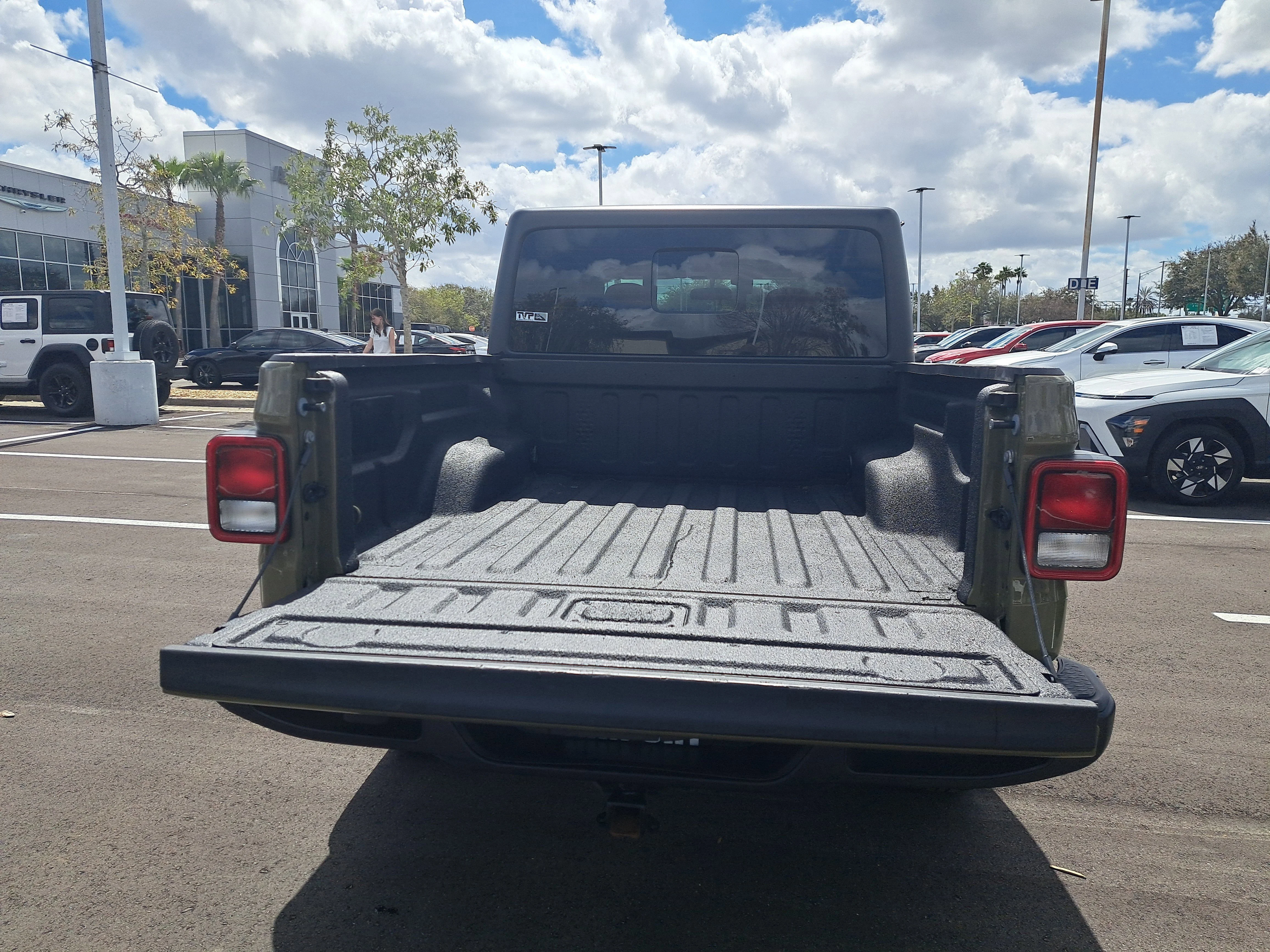 Used 2025 41 Jeep Sport image 17