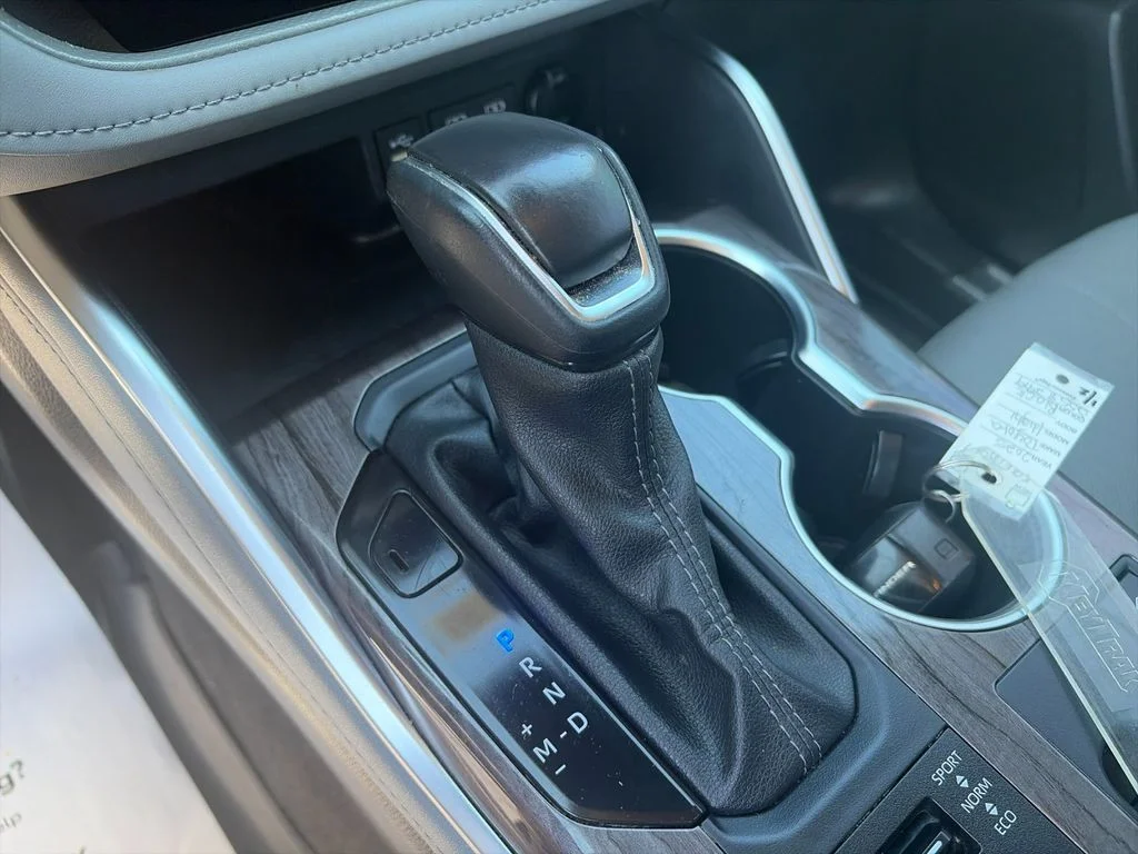 Used 2025 Black Toyota Platinum image 25