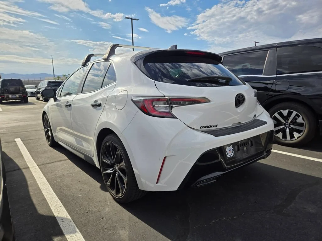 Used 2020 Super White Toyota SE image 4