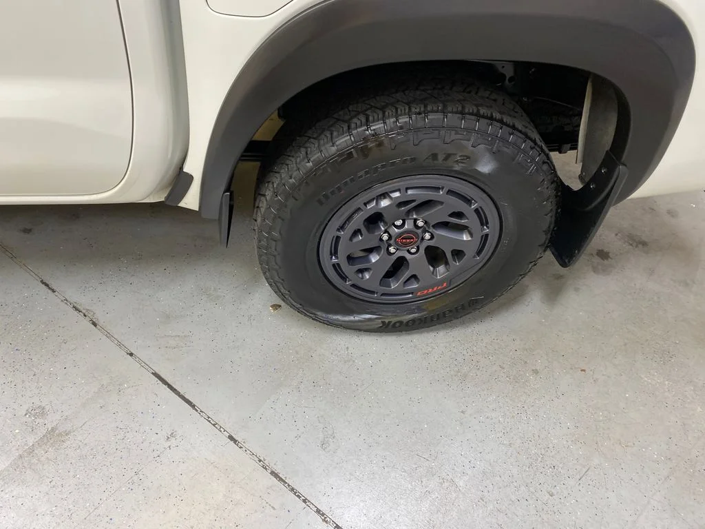 Used 2025 White Nissan PRO-4X image 12