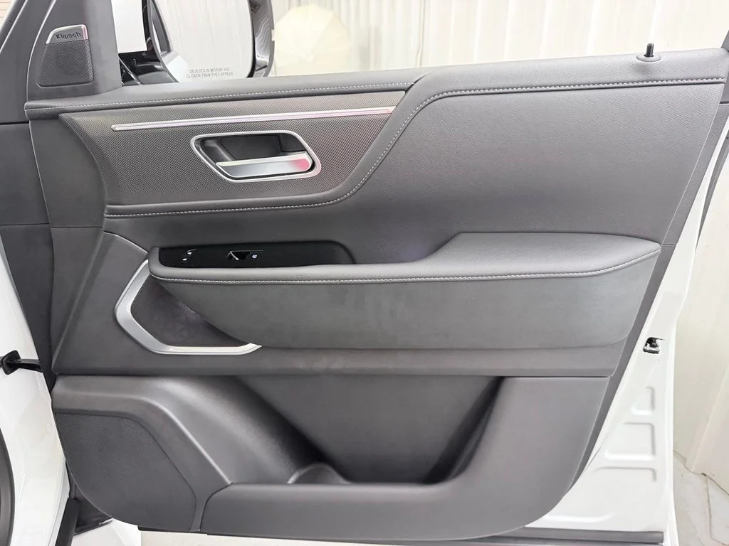New 2027 RADIANT WHITE INFINITI Luxe 4WD image 54