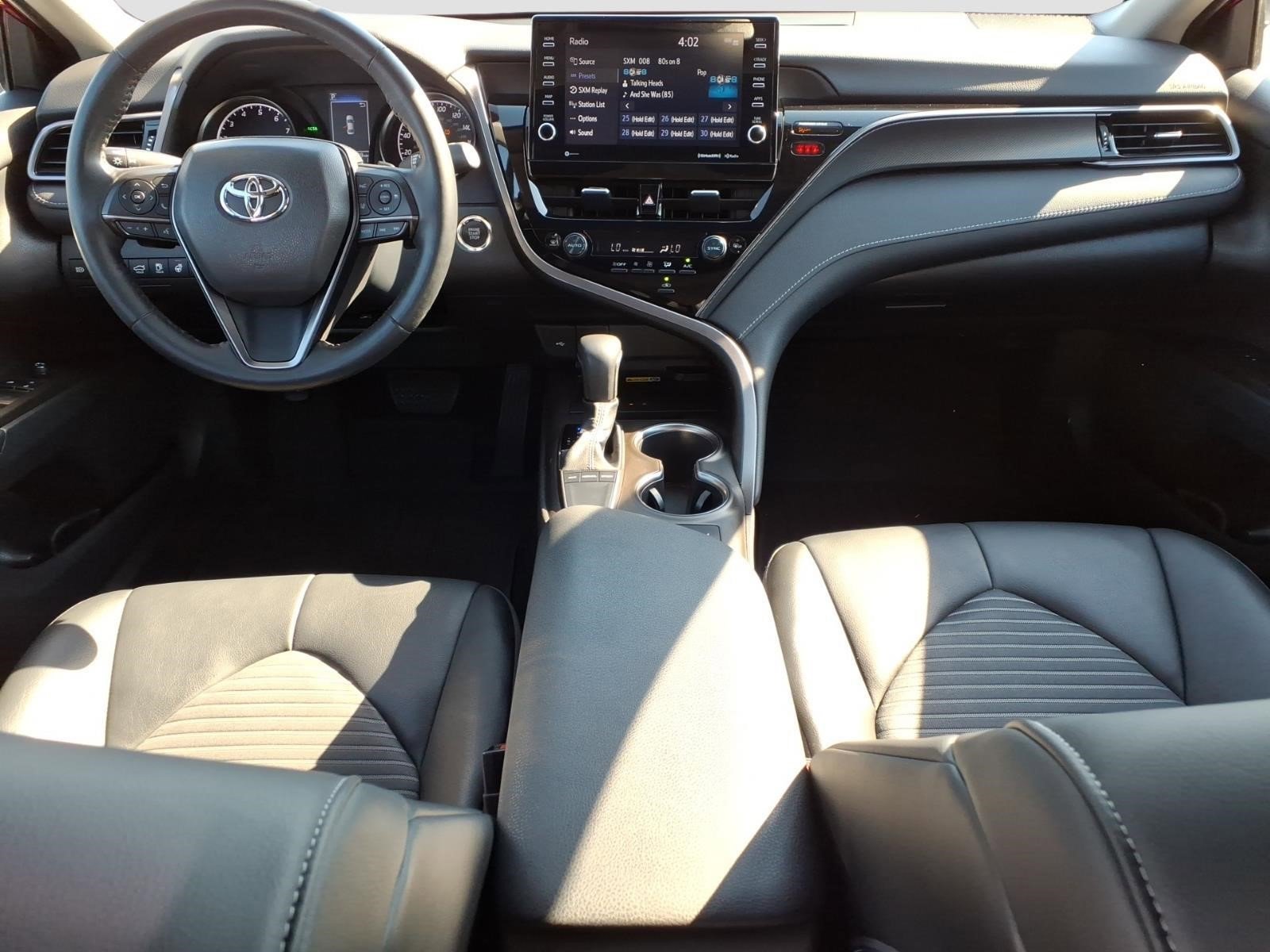 2023 Toyota Camry SE - Photo 7
