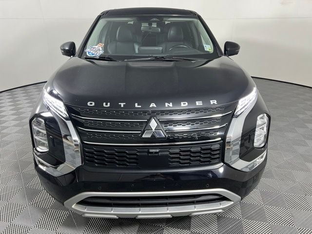 Used 2022 Black Mitsubishi SE image 2