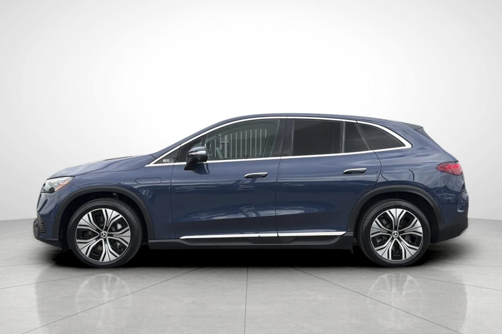 Used 2023 Blue Mercedes-Benz 350+ SUV image 31