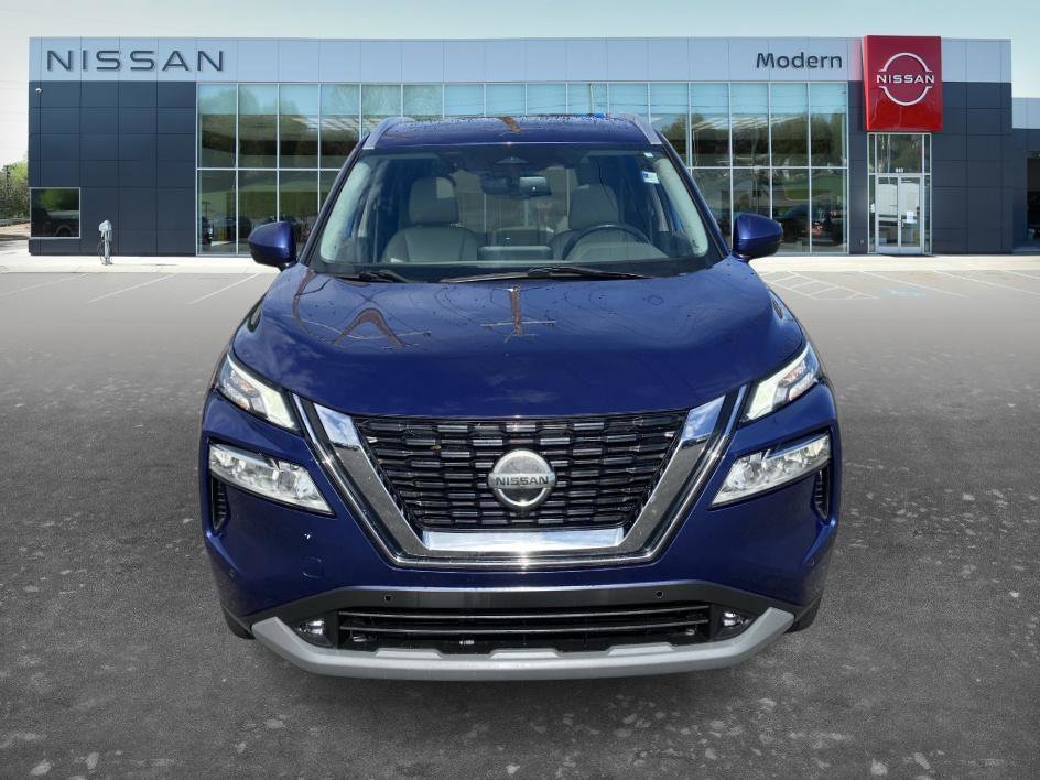 Used 2021 Caspian Blue Metallic Nissan SL image 2