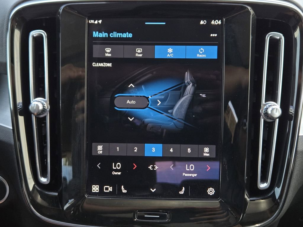 Used 2024  Volvo Core Bright Theme image 14