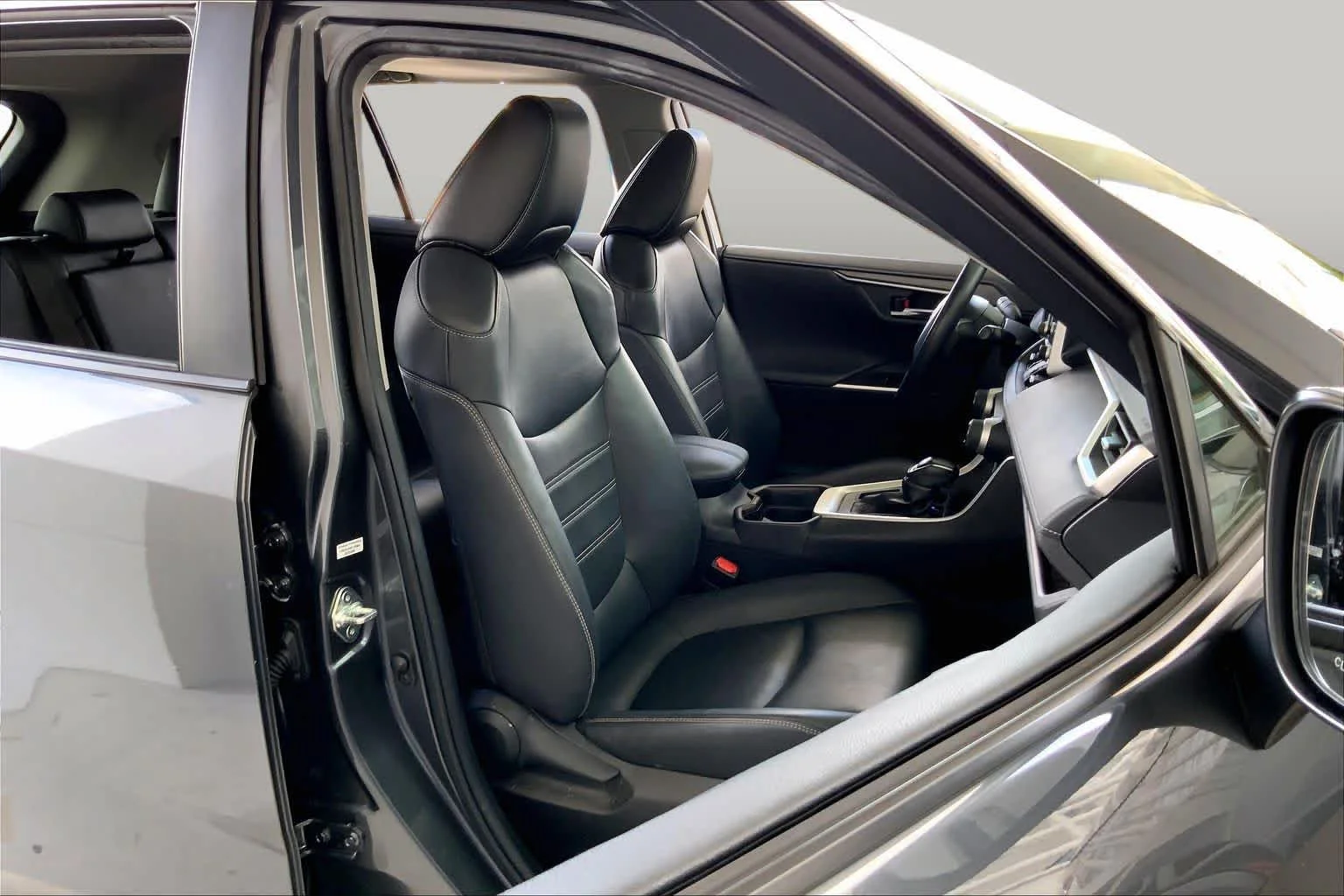 Used 2020 Magnetic Gray Metallic Toyota Limited image 9