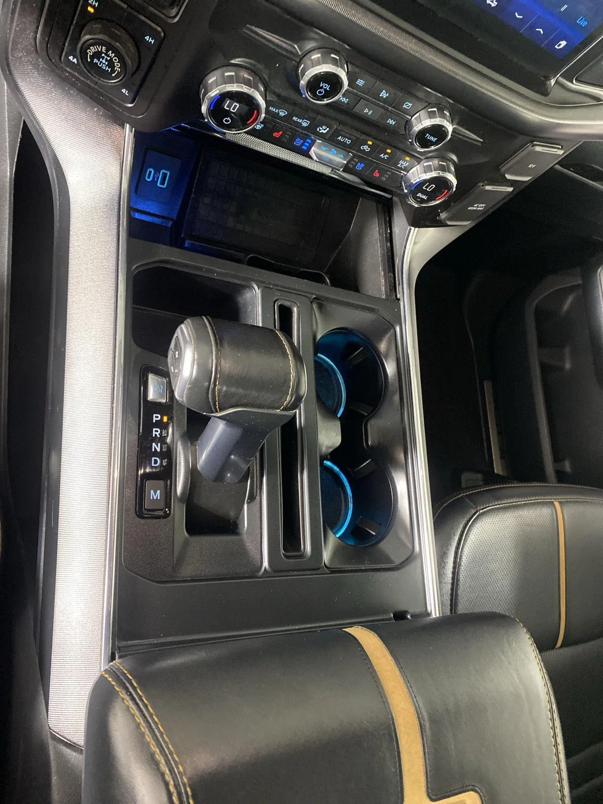 Used 2021 Smoked Quartz Metallic Tinted Clearcoat Ford Platinum image 27