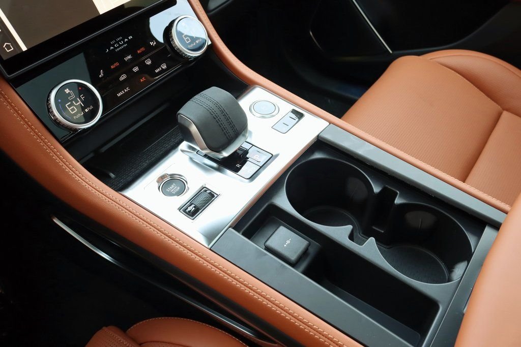 2026 Jaguar F-Pace R-Dynamic S - Photo 32