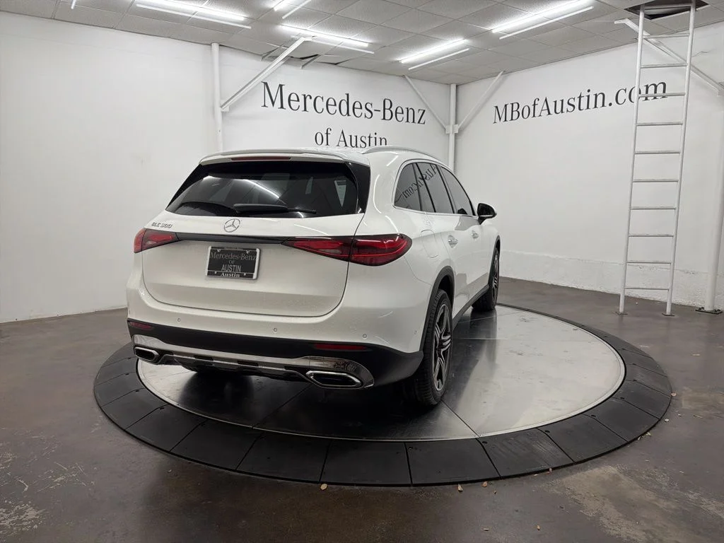 Used 2026 White Mercedes-Benz GLC 300 image 7