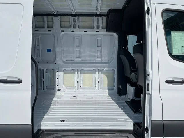 New 2026 White Mercedes-Benz Cargo 170 WB image 21
