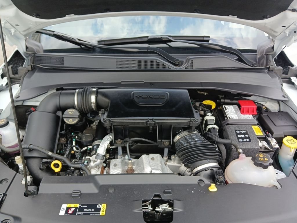 Used 2026 White Jeep Latitude image 20
