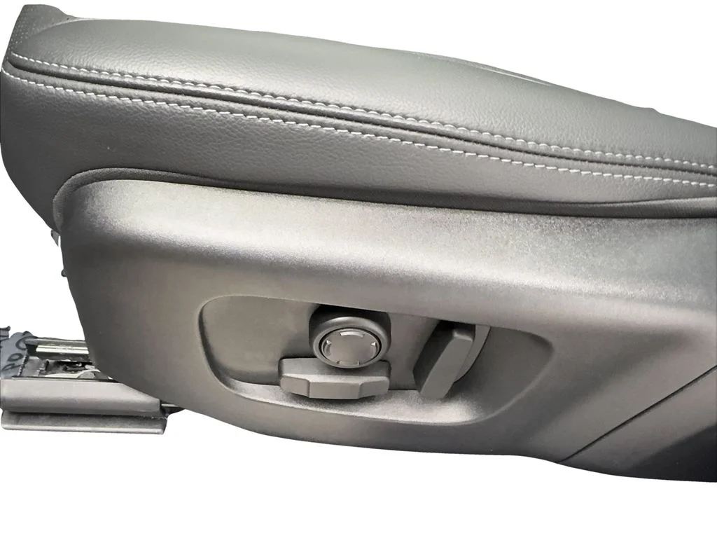 Used 2025 Gray Land Rover SE image 20
