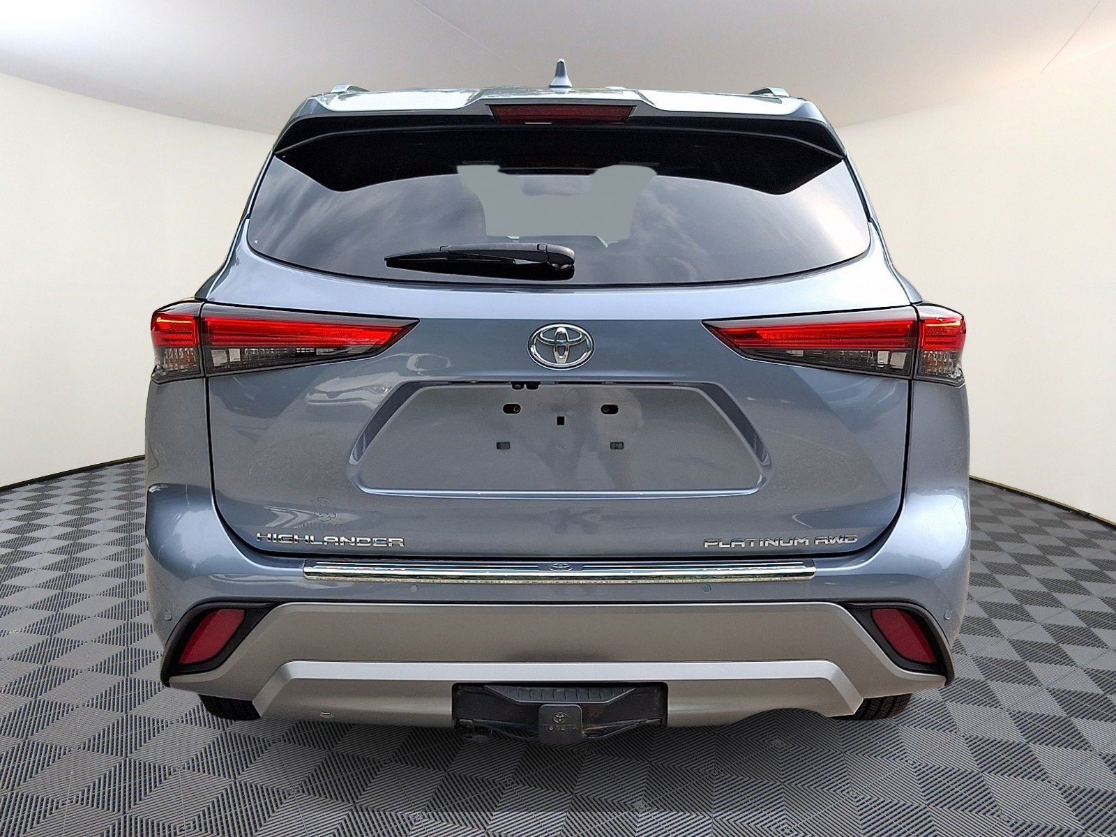 Used 2023 Moon Dust Toyota Platinum image 4