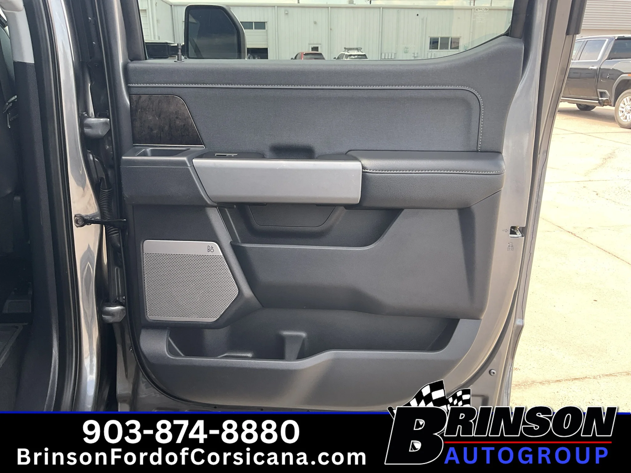 Used 2024 Carbonized Gray Metallic Ford LARIAT image 19