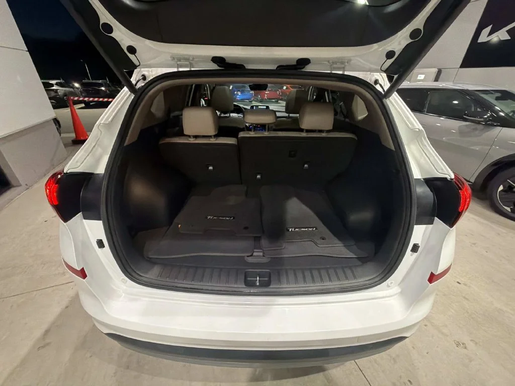 Used 2021 White Hyundai Ultimate image 28