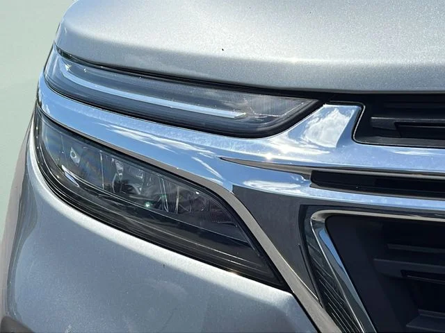 Used 2023 Gray Chevrolet LT image 24