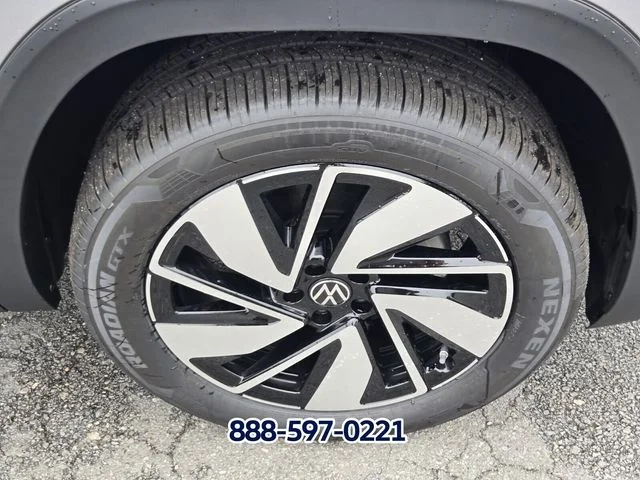 New 2026 Silver Mist Metallic Volkswagen 2.0T SE W/TECHNOLOGY image 14
