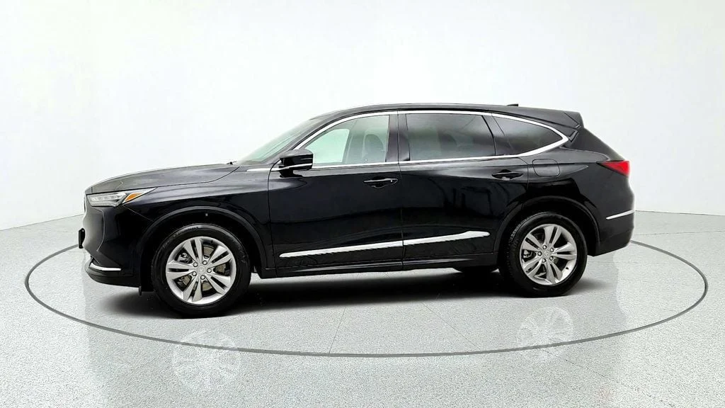 Used 2023 Majestic Black Pearl Acura SH-AWD image 8