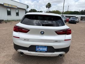 Used 2022 White Metallic BMW sDrive28i image 6