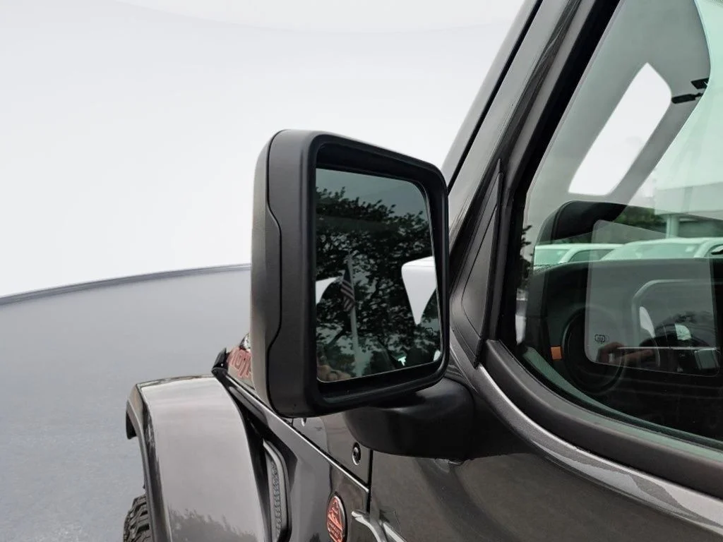 New 2026 Granite Crystal Metallic Clear-Coat Exterior Paint Jeep Mojave X image 13