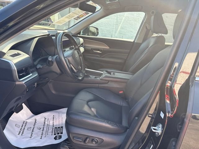 Used 2025 Black Toyota XLE image 16