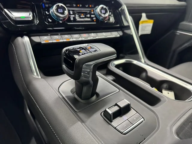 Used 2025 White Frost Tricoat GMC Denali image 26