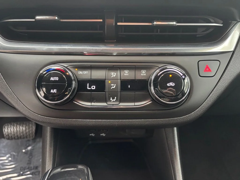 Used 2024 Red Buick Preferred image 6