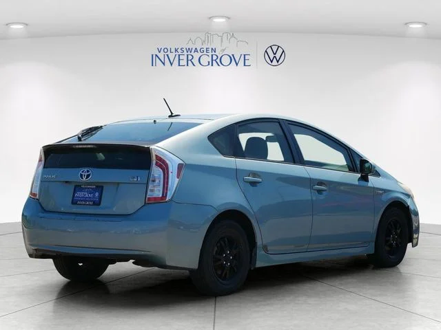 Used 2013 Pearl Toyota Three image 7