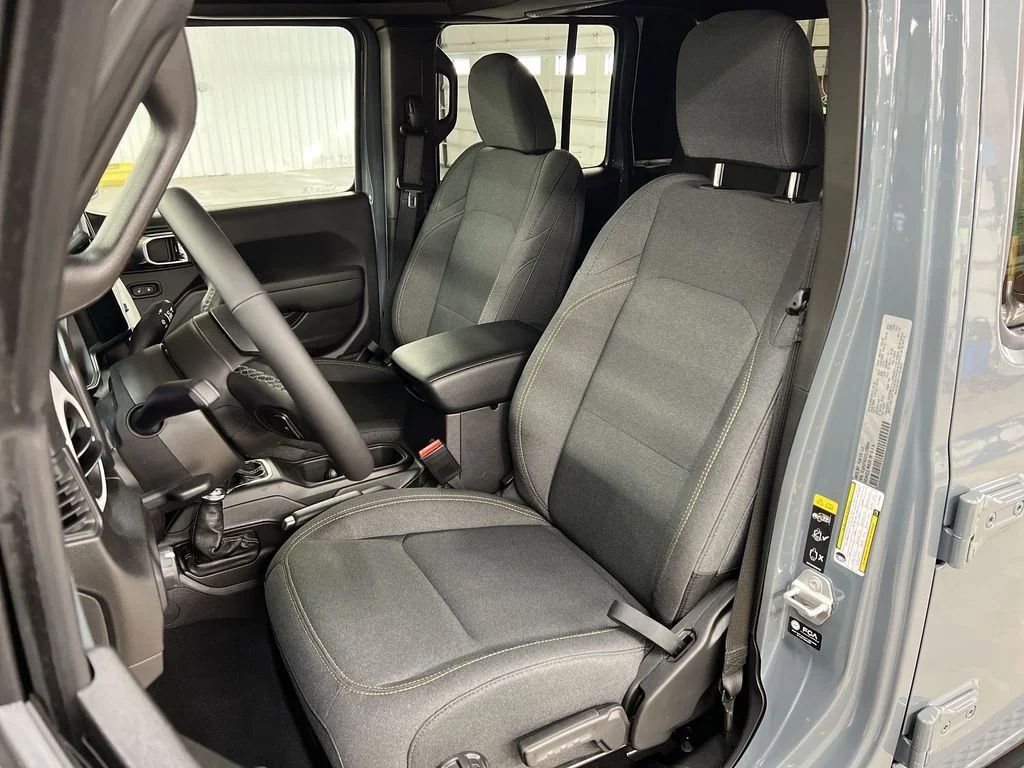 New 2026 Anvil Clear-Coat Exterior Paint Jeep Sport S image 13