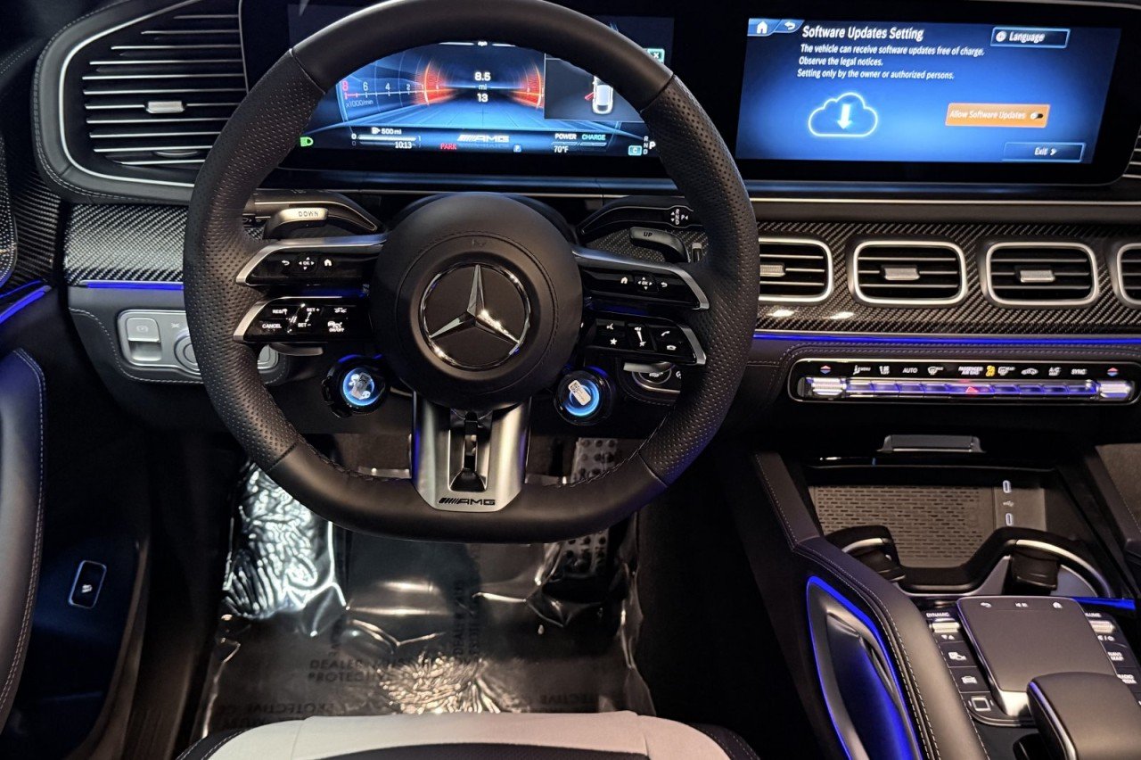 New 2026 MANUFAKTUR Moonlight White Metallic Mercedes-Benz AMG® GLE 63 S 4MATIC+ Coupe image 10