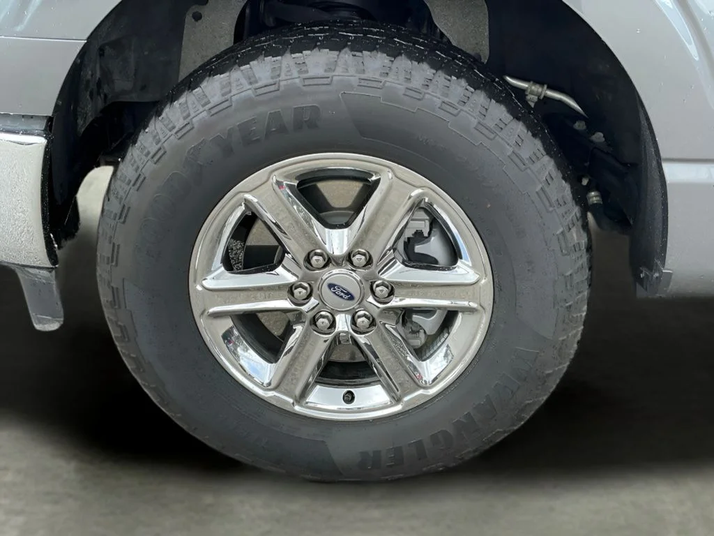 Used 2025 Gray Ford XLT image 38