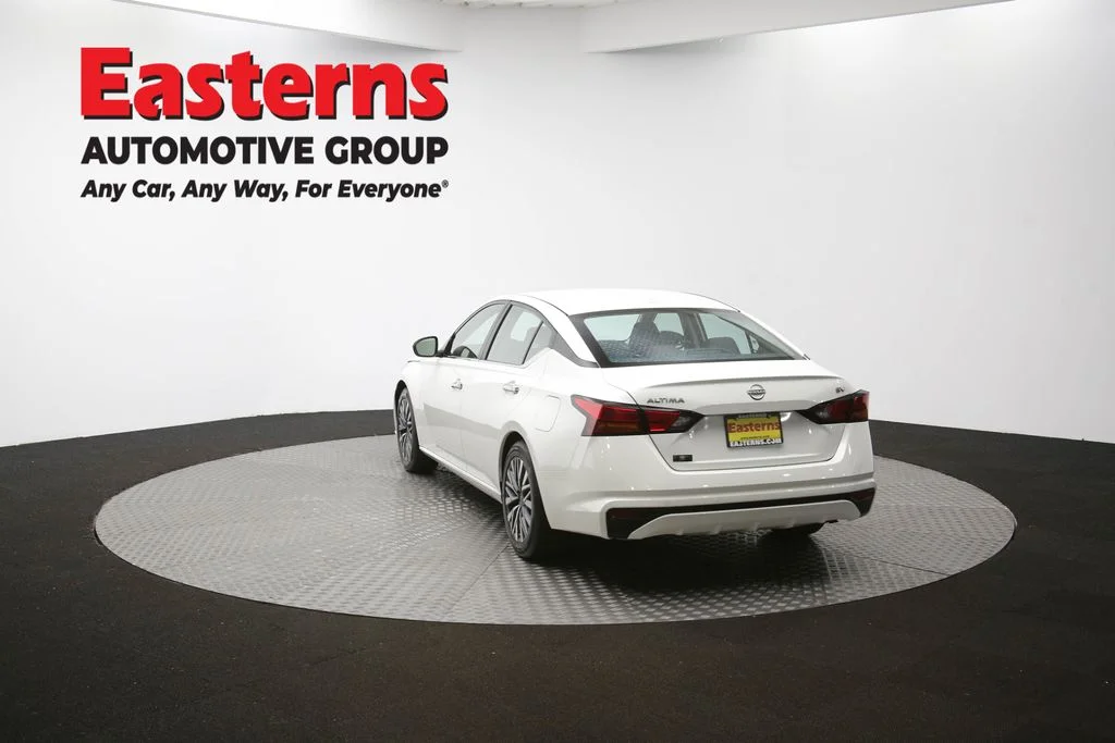 Used 2024 White Nissan 2.5 SV image 64