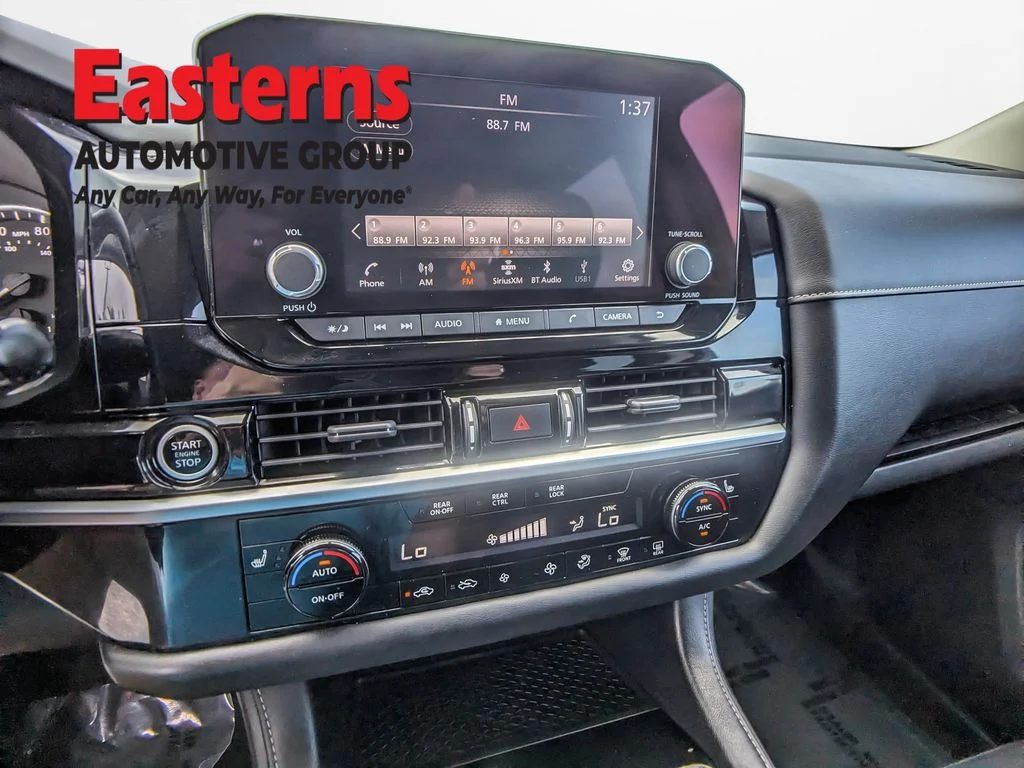 Used 2022 Gray Nissan SV image 24