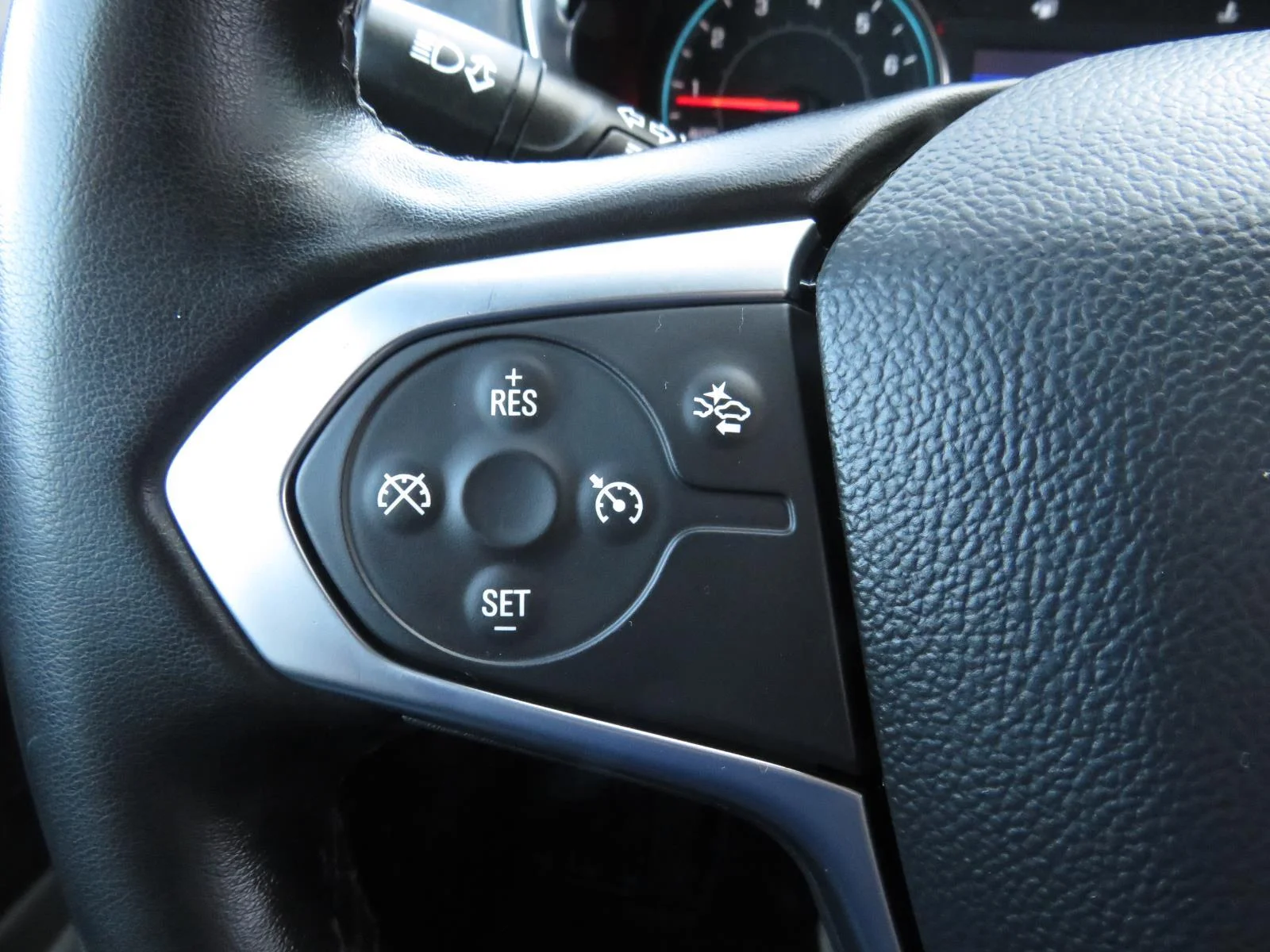 Used 2023 Northsky Blue Metallic Chevrolet LT Cloth image 35