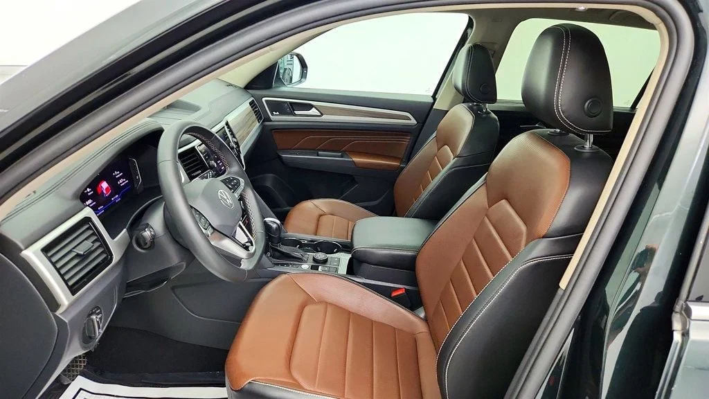 Used 2021 Racing Green Volkswagen 2021.5 SEL Premium w/ MIB3 Navigation & Panoramic Roof image 19