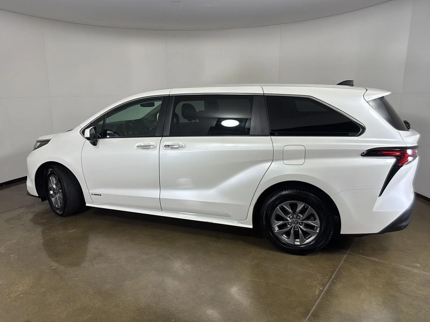 Certified Used 2021 Blizzard Pearl Toyota XLE image 14