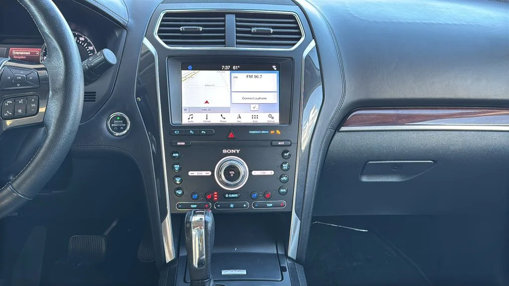 Used 2019 White Ford Platinum image 11