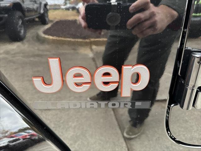 New 2026 Black Clear-Coat Exterior Paint Jeep Mojave image 12