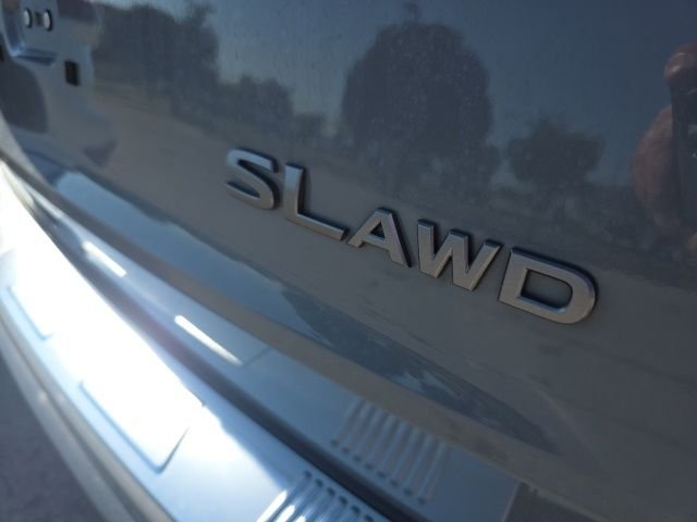 Used 2025 Gray Nissan SL image 5