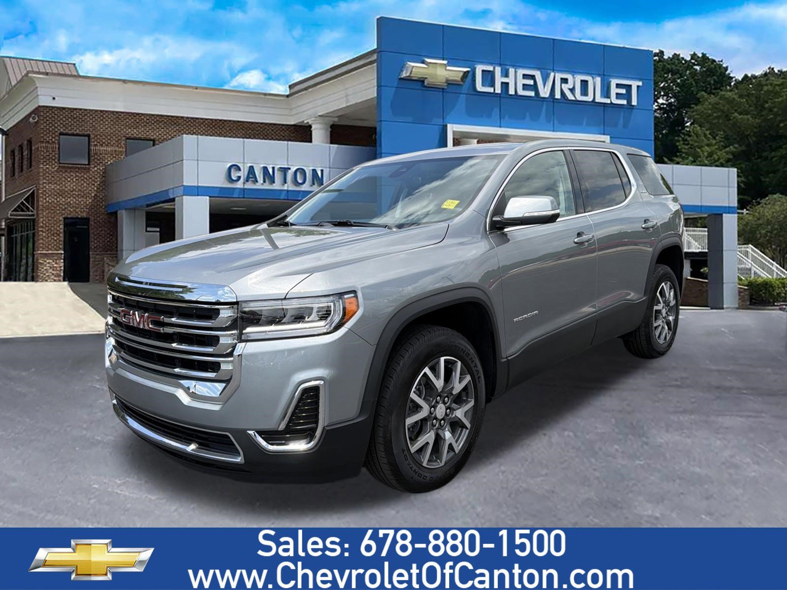 Used 2023 Sterling Metallic GMC SLE image 1