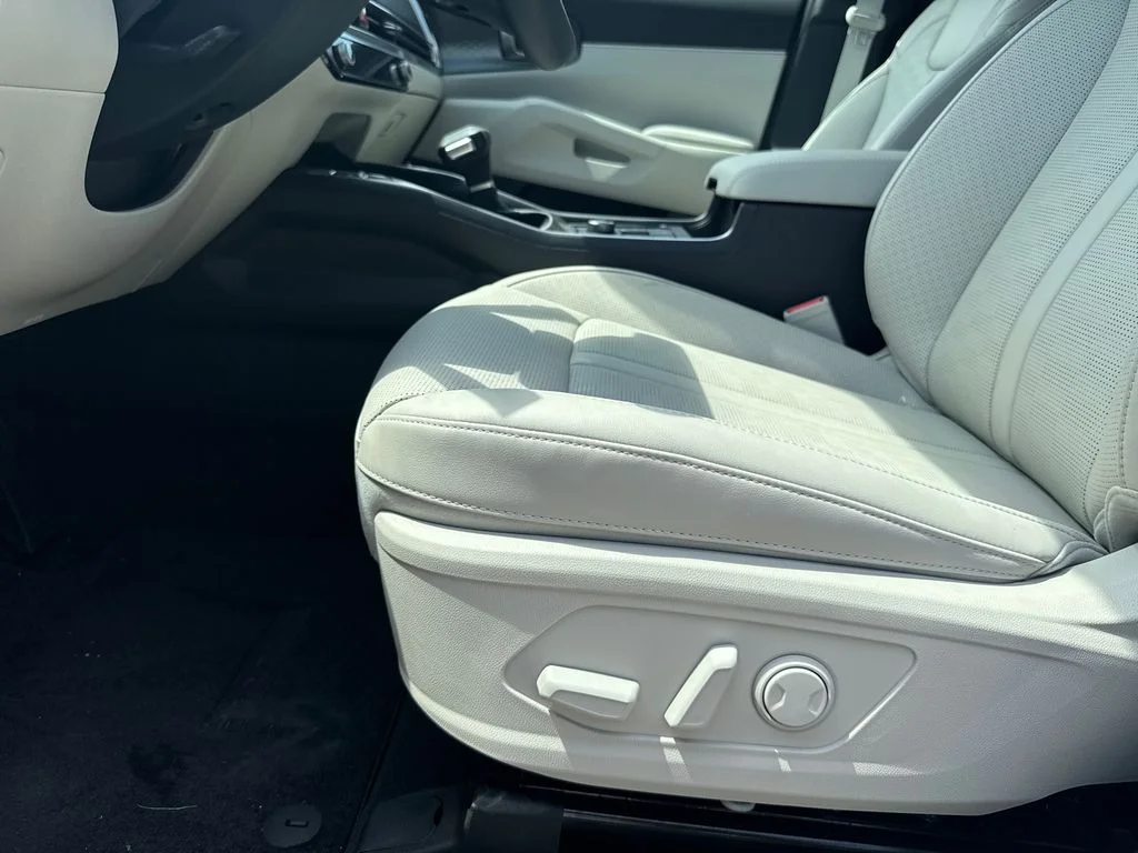 2025 Kia Sorento S - Photo 10