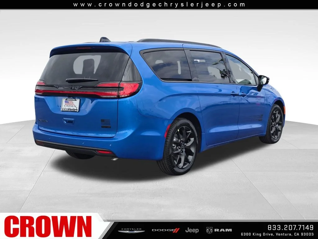 New 2027 Hydro Blue Pearl-Coat Paint Chrysler Select image 5