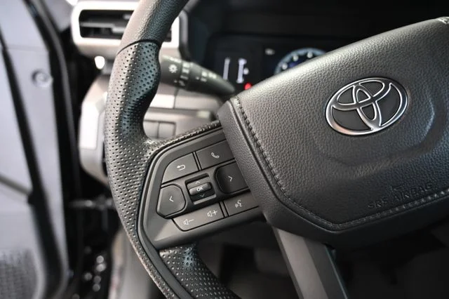 2026 Toyota Tacoma SR5 - Photo 23