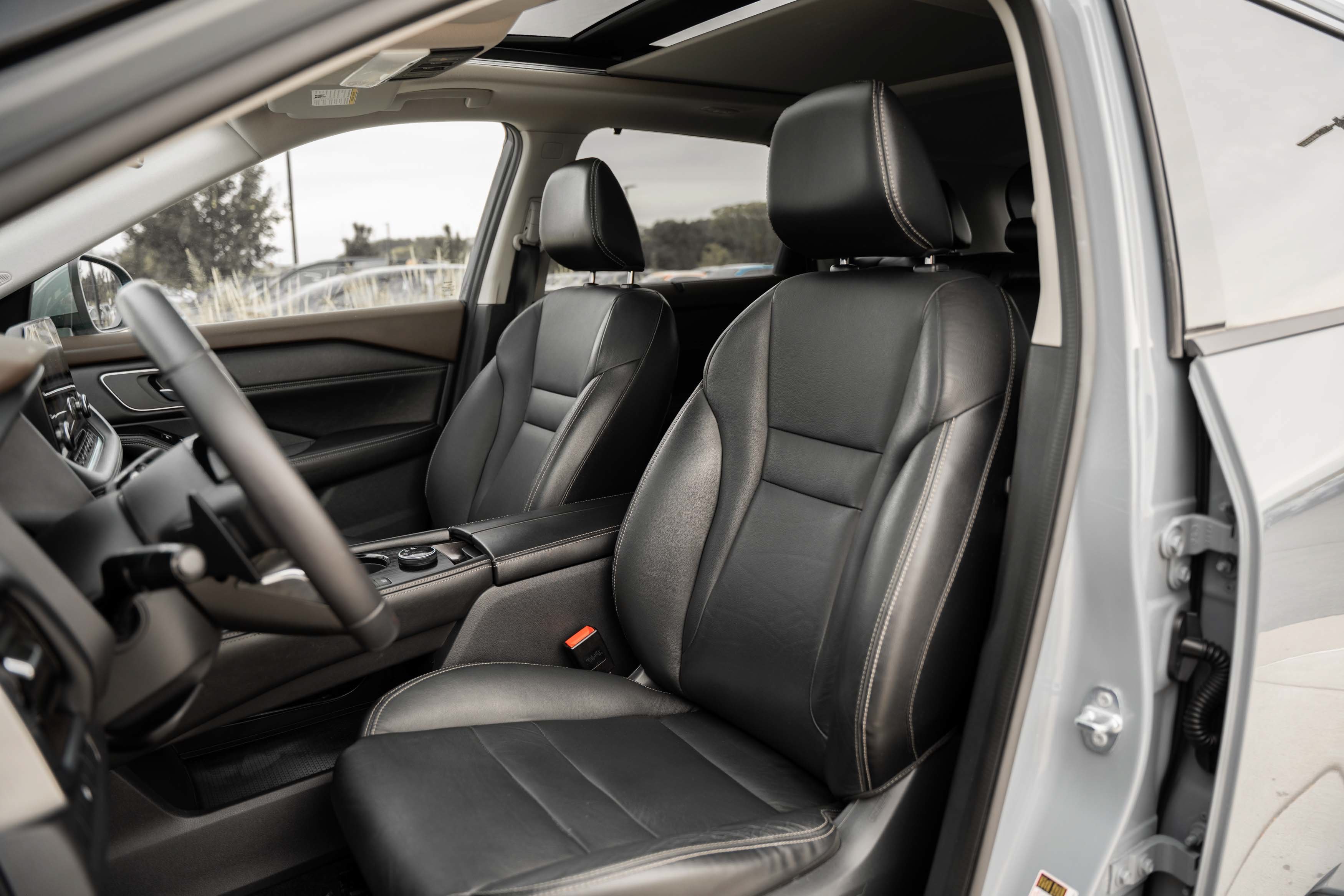 Used 2021 Boulder Gray Pearl Nissan SL image 15